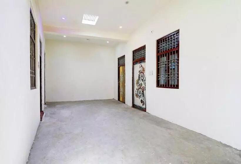 ホテル Oyo Akbarpur Inn