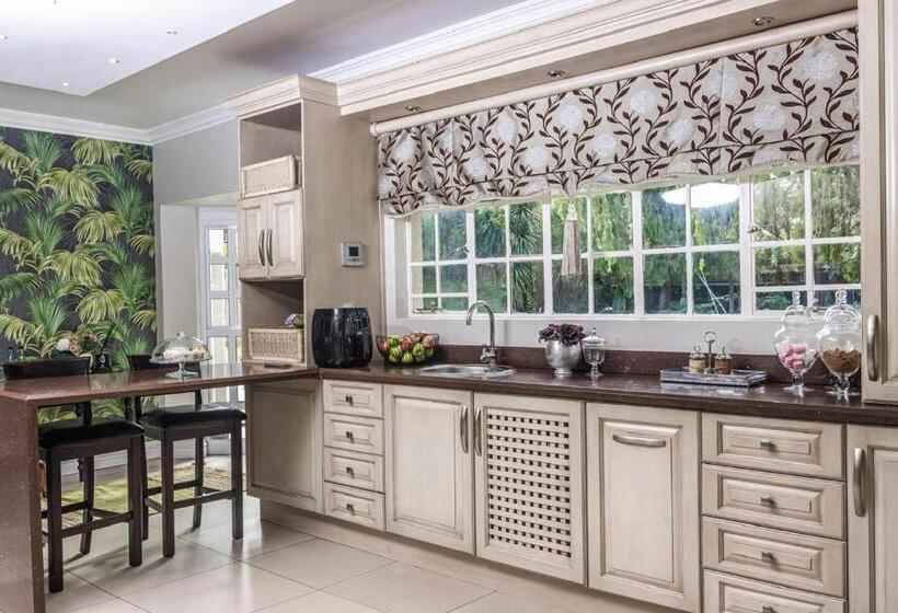 ペンション Cherry Nest At Madeliefie