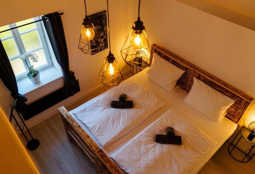 بنسيون Chez Julie