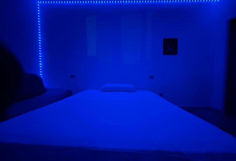 پانسیون Pacific Room