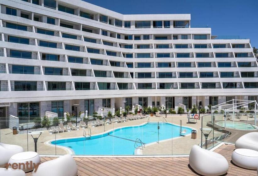 Sea Side Lagoon Apartment   By Rently