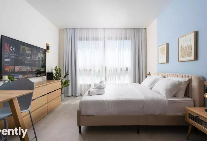 Sea Side Lagoon Apartment   By Rently