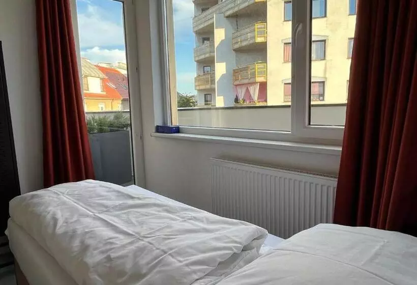 Izy Stay Hostel Coworking Nomads