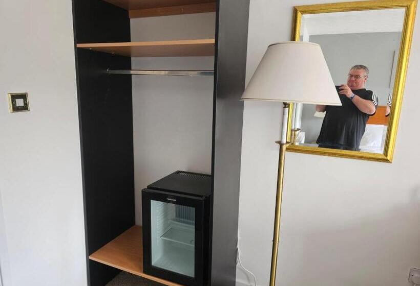 Retkeilymaja The Shipwright Inn