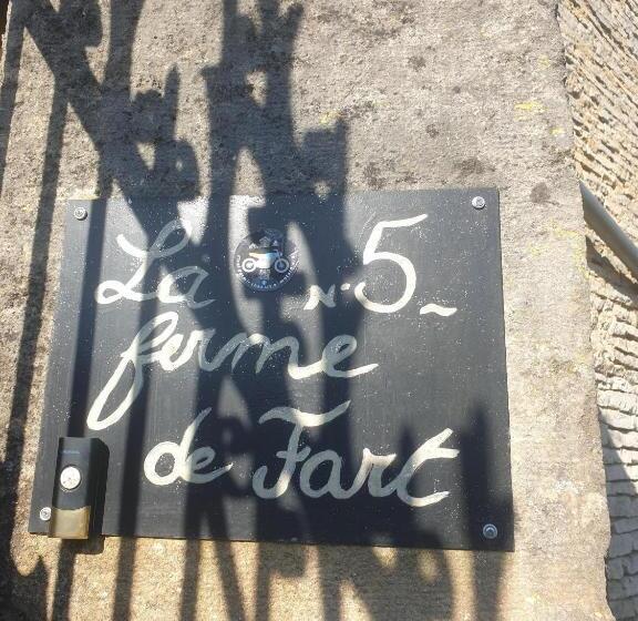 ベッドアンドブレックファースト La Ferme De Tart