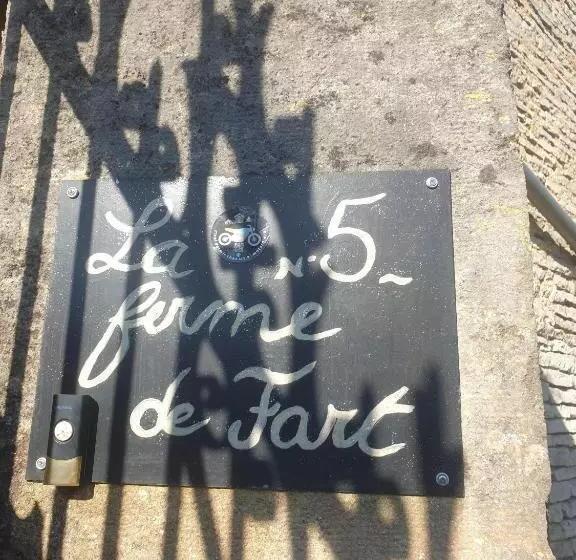 Aamiaismajoitus (B&B) La Ferme De Tart