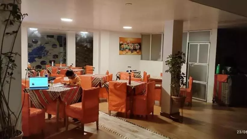 هتل Hostal Zurit Puno