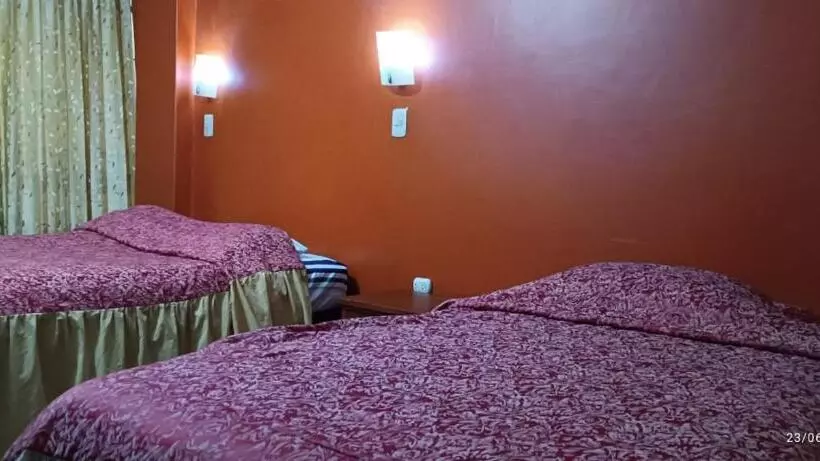 هتل Hostal Zurit Puno