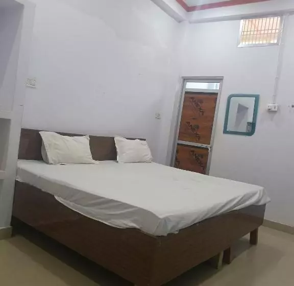 Hotelli La Ayodhya Residency