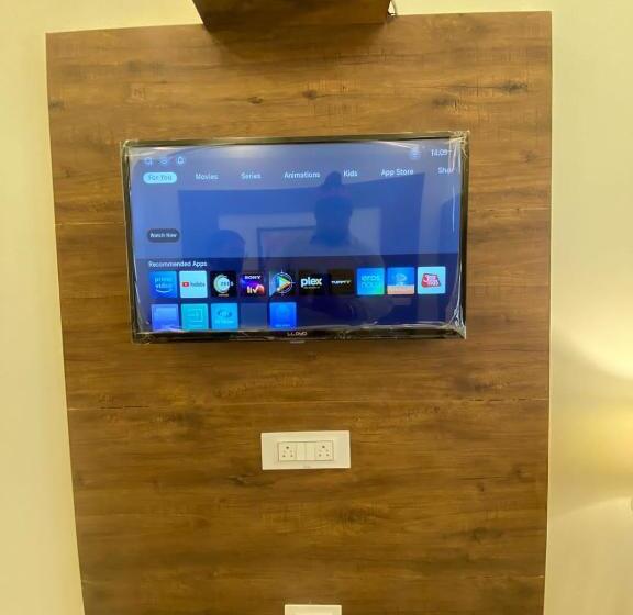 호텔 Shambhu Classic Inn