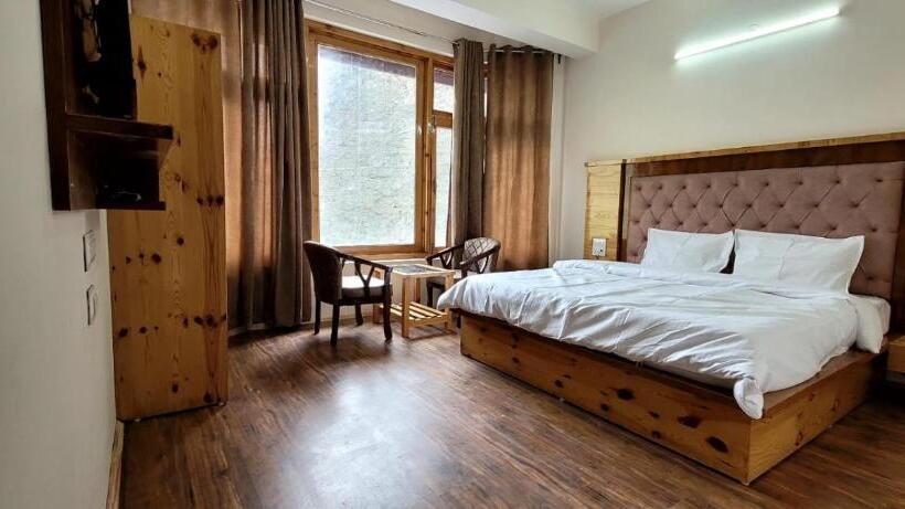 בית מלון כפרי Yolax