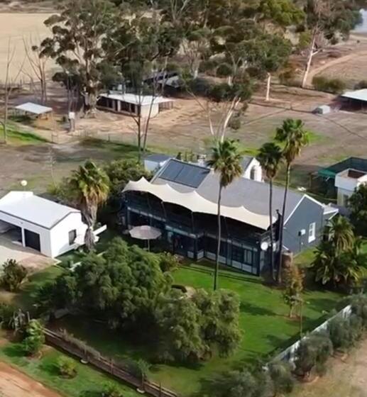 بنسيون Hephzibah Inn Guest House And Venue