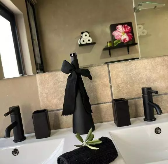 Majatalo Hephzibah Inn Guest House And Venue