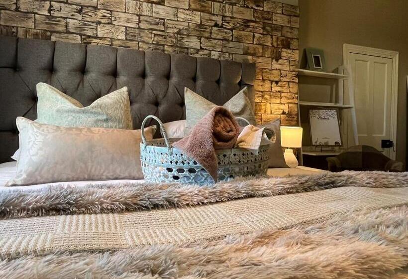 بنسيون Hephzibah Inn Guest House And Venue