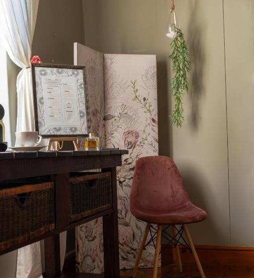 بنسيون Hephzibah Inn Guest House And Venue