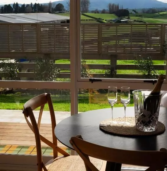ペンション Willow View Cottage   Beautiful Farm Views Close To Waitomo