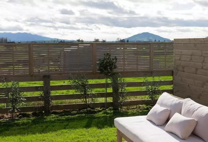 ペンション Willow View Cottage   Beautiful Farm Views Close To Waitomo