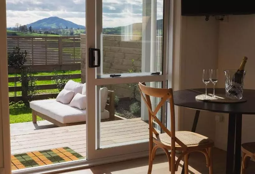 ペンション Willow View Cottage   Beautiful Farm Views Close To Waitomo