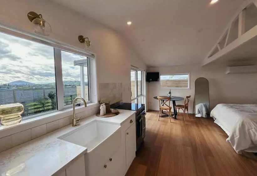 ペンション Willow View Cottage   Beautiful Farm Views Close To Waitomo
