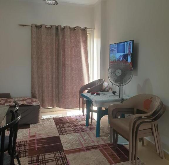 استراحتگاه لاسرينا عيون موسي راس سدر أرضي بجاردن فيو بحر وعلي البيسين للعائلات فقط