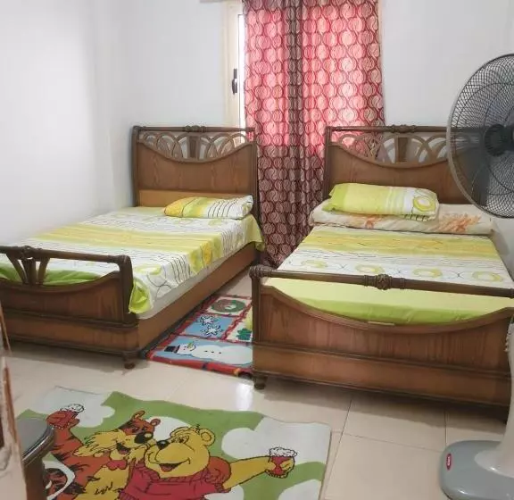 استراحتگاه لاسرينا عيون موسي راس سدر أرضي بجاردن فيو بحر وعلي البيسين للعائلات فقط