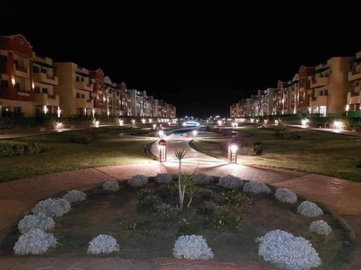 استراحتگاه لاسرينا عيون موسي راس سدر أرضي بجاردن فيو بحر وعلي البيسين للعائلات فقط