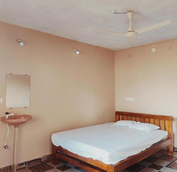 אתר נופש Nakshatra Beach Stay