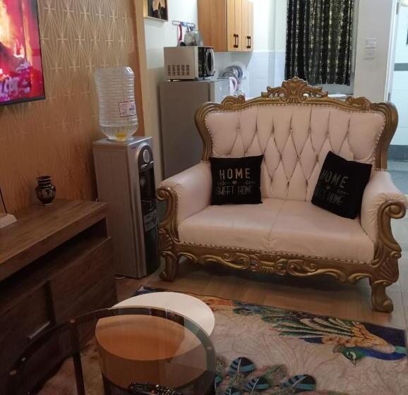 تختخواب و صبحانه Breezy Studio