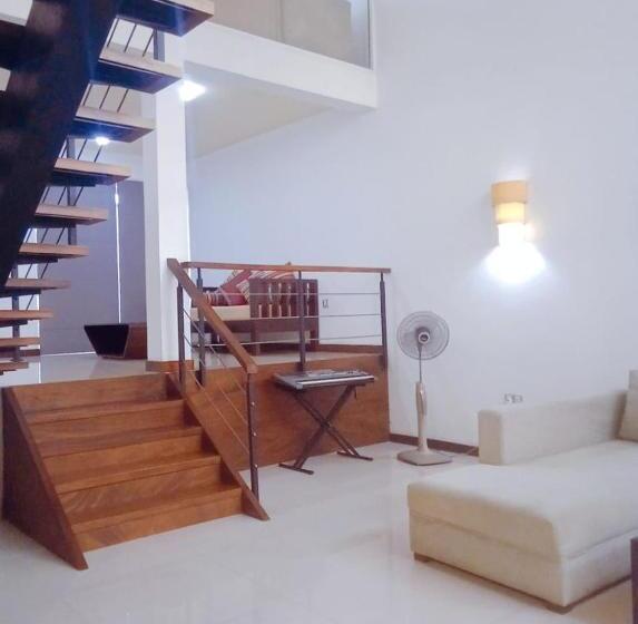 צימר Priyajeewaka Luxury Resort & Nursing Care