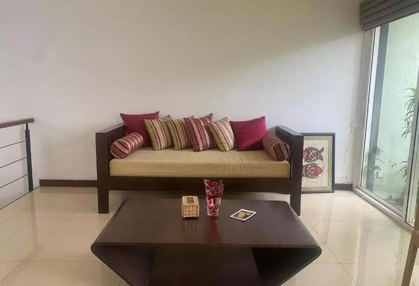 Aamiaismajoitus (B&B) Priyajeewaka Luxury Resort & Nursing Care