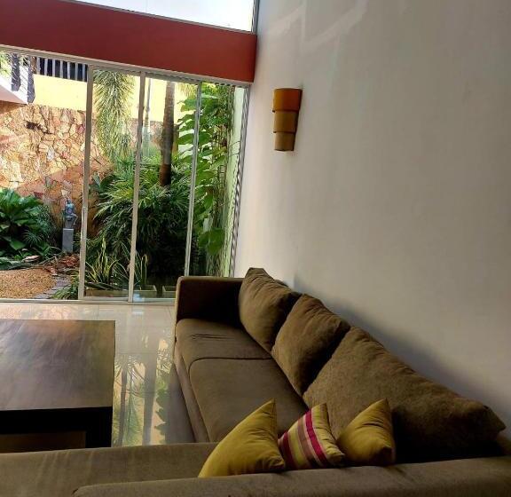 צימר Priyajeewaka Luxury Resort & Nursing Care