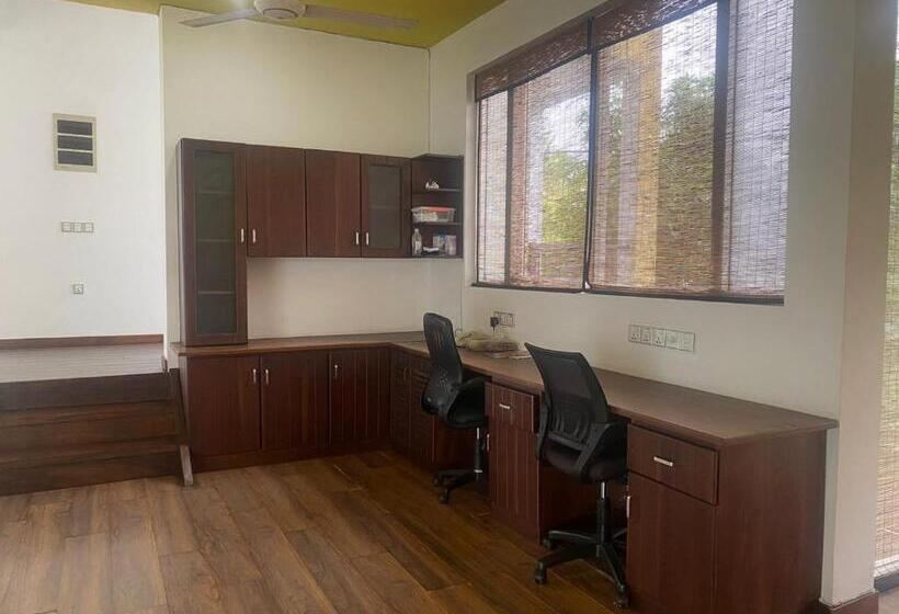 צימר Priyajeewaka Luxury Resort & Nursing Care