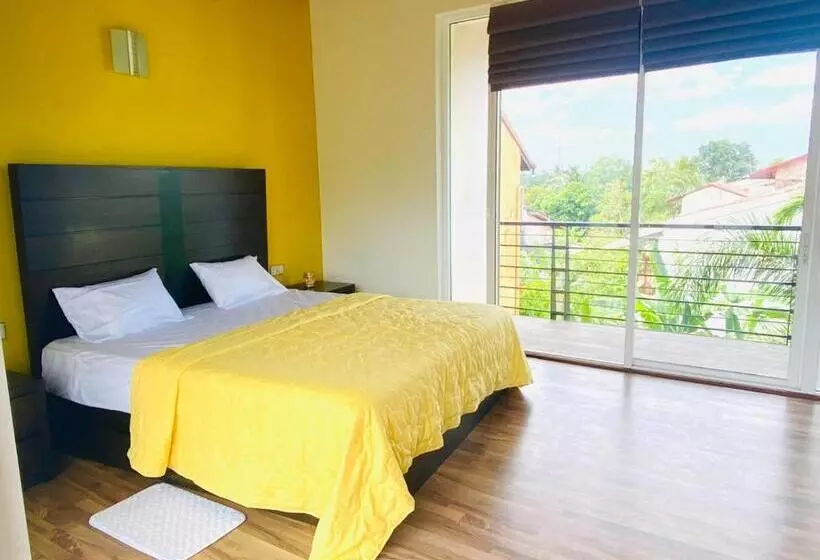 Aamiaismajoitus (B&B) Priyajeewaka Luxury Resort & Nursing Care
