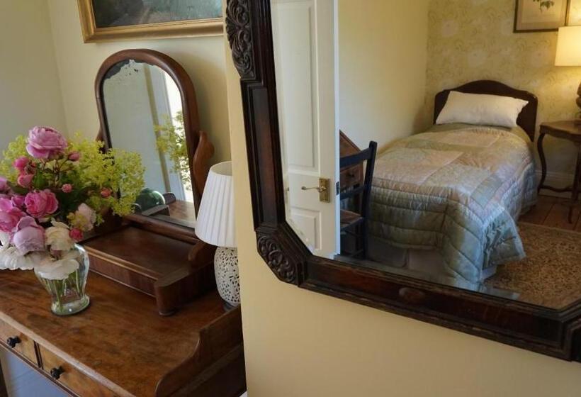 Bed and Breakfast West Compton Manor