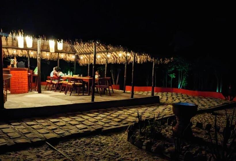 هتل Ampazôny Oasis Lodge