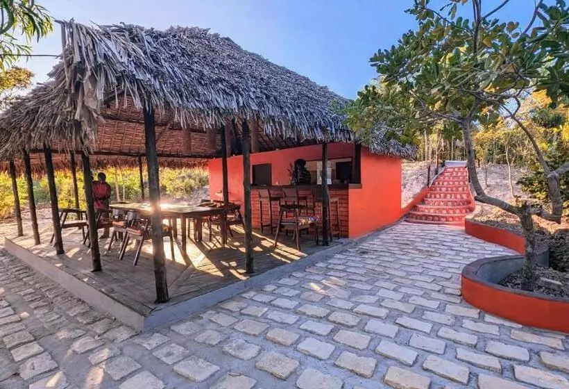 هتل Ampazôny Oasis Lodge