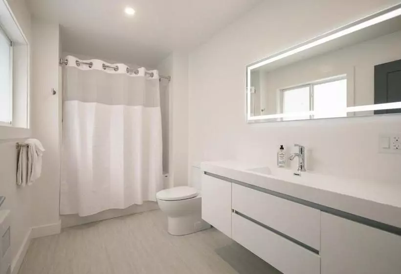 Hotelli Homeport Suites & Residences