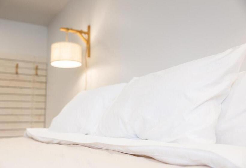 Szálloda Homeport Suites & Residences