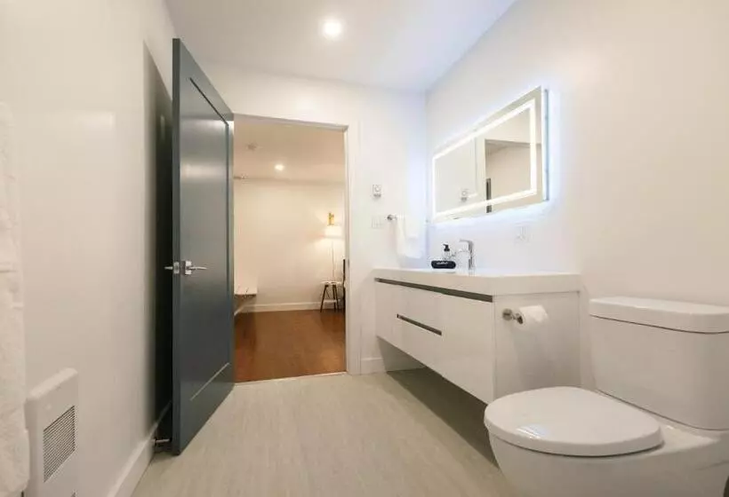 Hotelli Homeport Suites & Residences