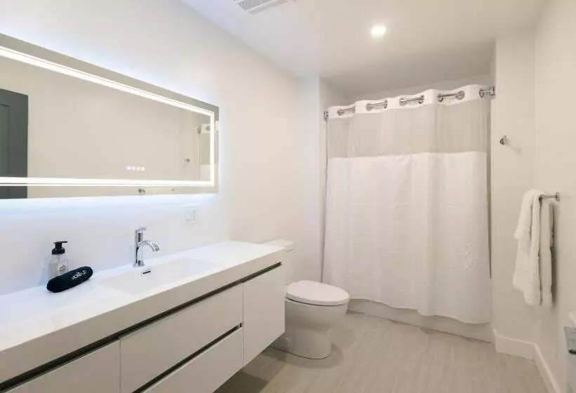 Hotelli Homeport Suites & Residences