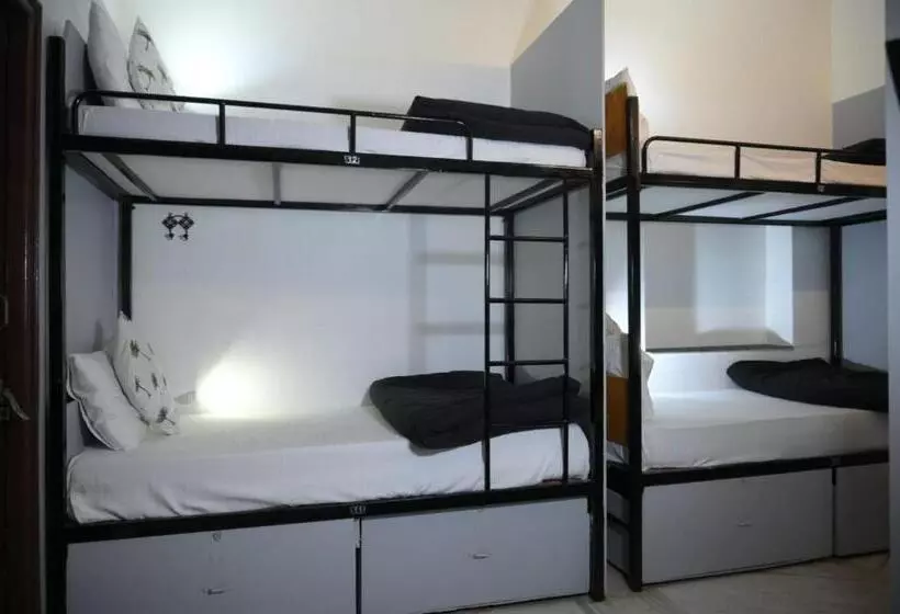 Hôtel Hostel Vostel