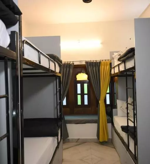 Hôtel Hostel Vostel