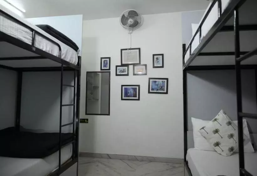 Hôtel Hostel Vostel