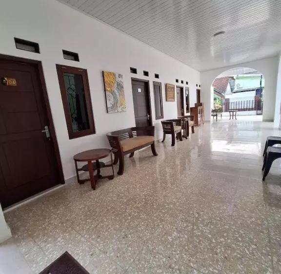 Hotel Omah Watumas