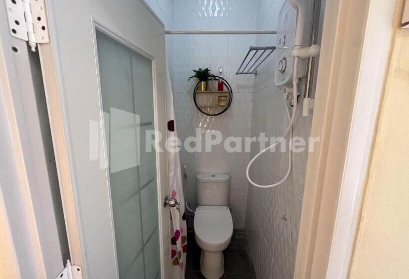 ホテル Villa Layar Selorejo Redpartner