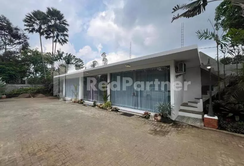 Hotel Villa Layar Selorejo Redpartner