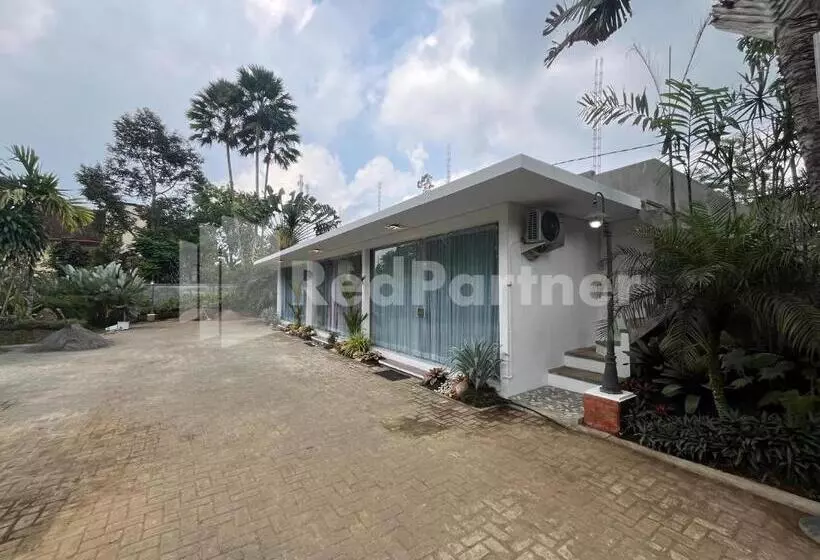 Hotel Villa Layar Selorejo Redpartner