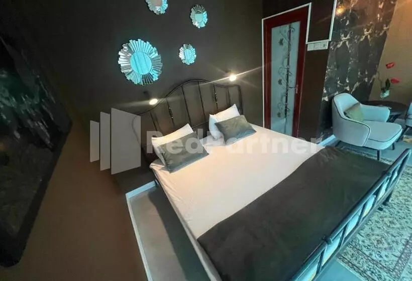 Hotel Villa Layar Selorejo Redpartner