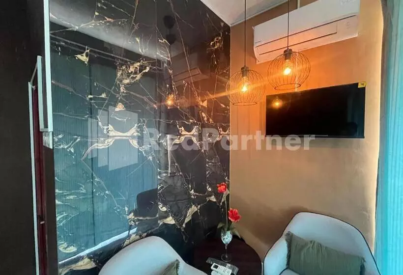 Hotel Villa Layar Selorejo Redpartner