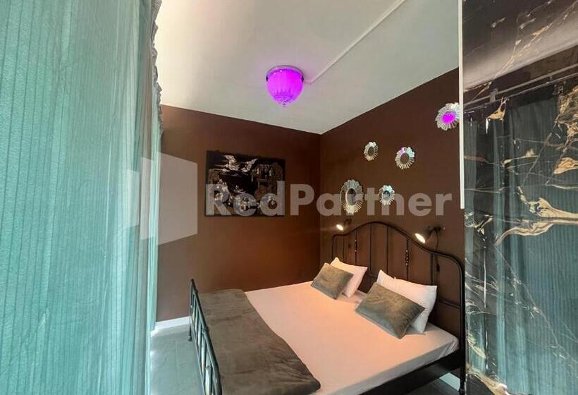 ホテル Villa Layar Selorejo Redpartner